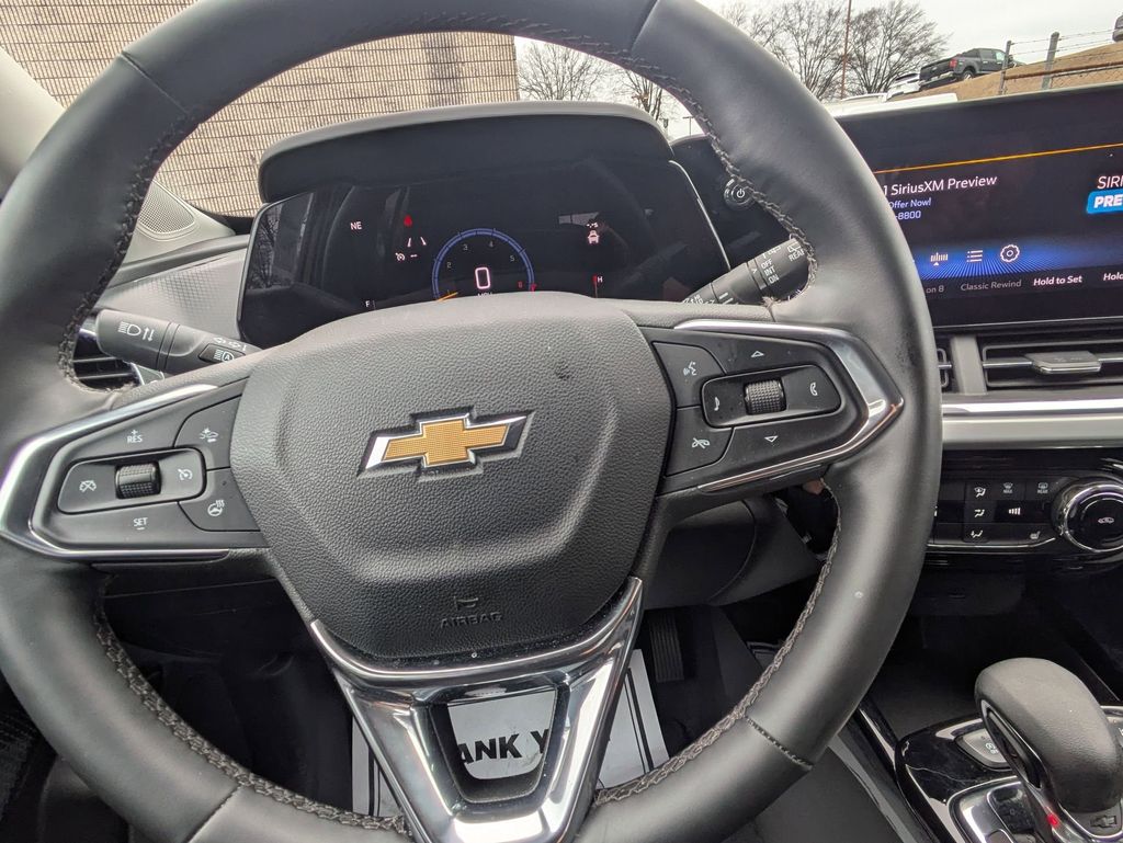 Thumbnail: 2025 Chevrolet Trax - 16