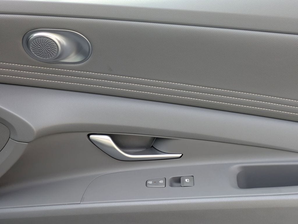 Thumbnail: 2025 Hyundai Elantra - 33