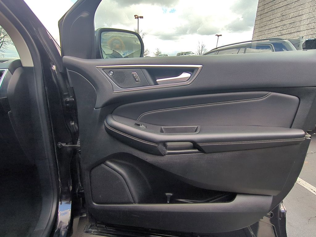 Thumbnail: 2024 Ford Edge - 32