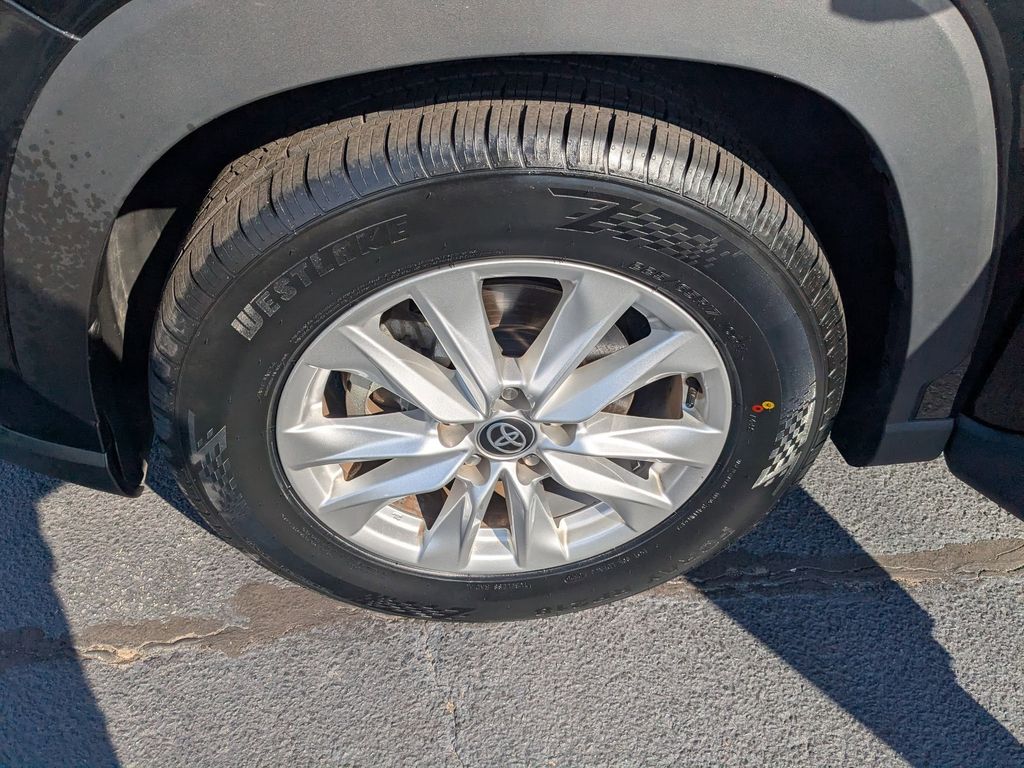 Thumbnail: 2024 Toyota Corolla Cross - 33