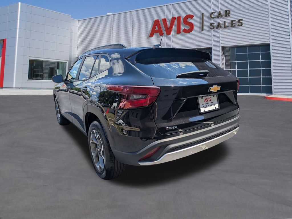 Thumbnail: 2025 Chevrolet Trax - 9