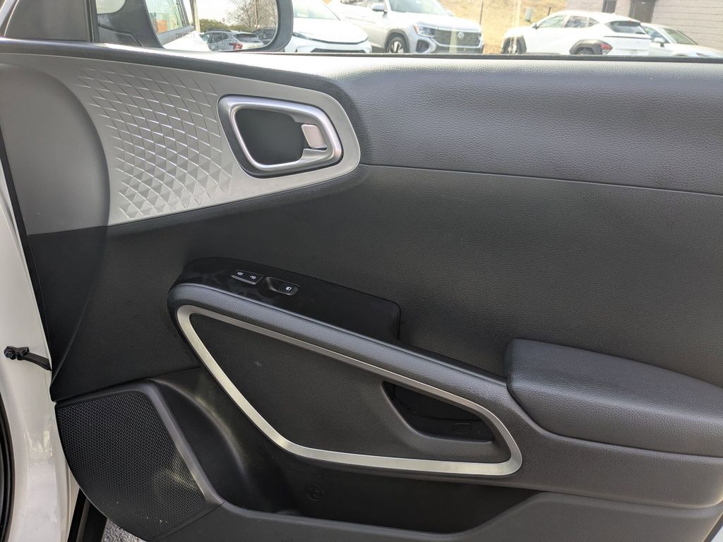 Thumbnail: 2024 Kia Soul - 32