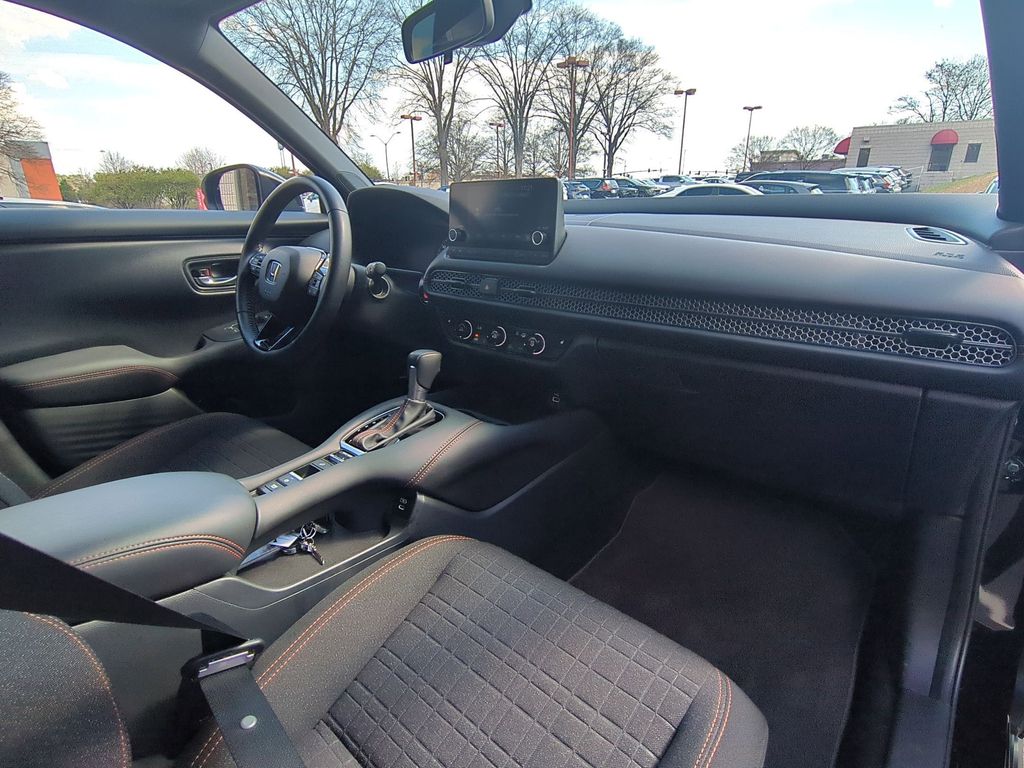 Thumbnail: 2025 Honda HR-V - 31