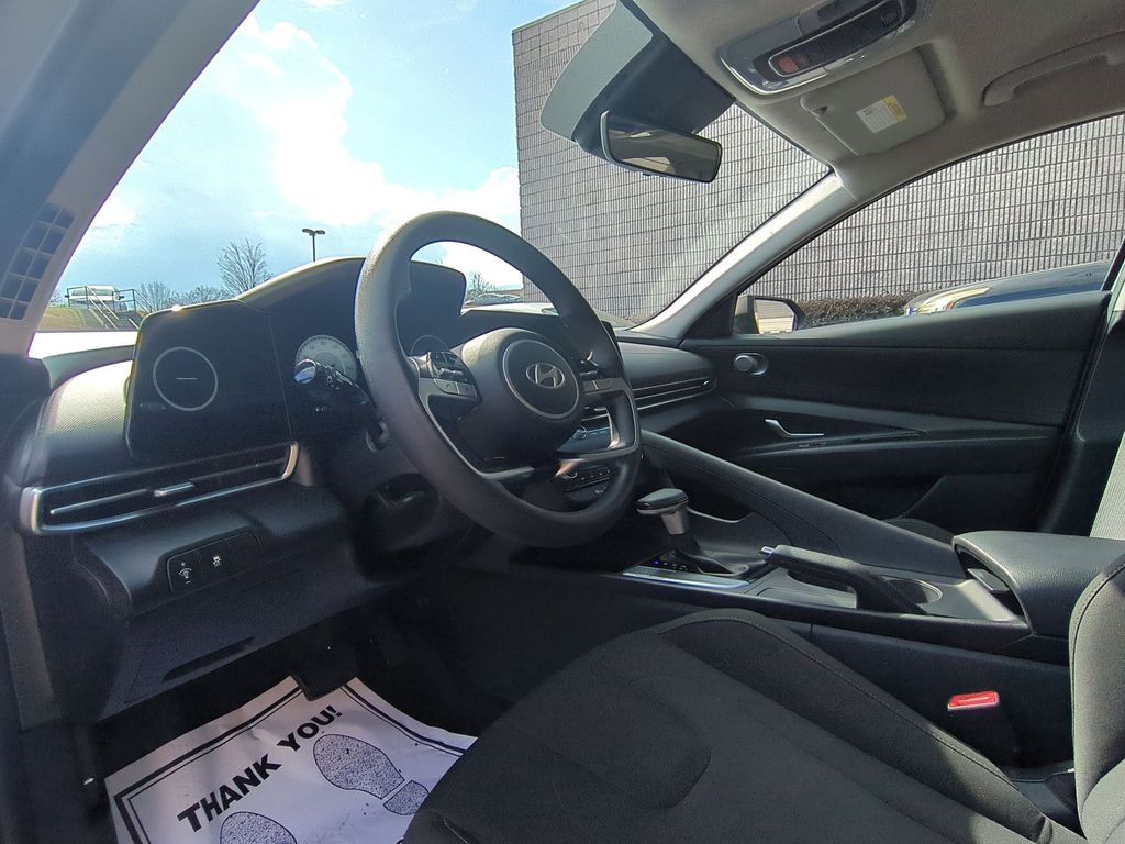 Thumbnail: 2024 Hyundai Elantra - 15