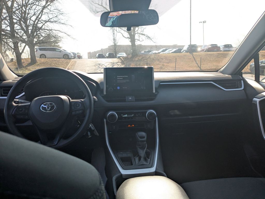 Thumbnail: 2024 Toyota RAV4 - 23