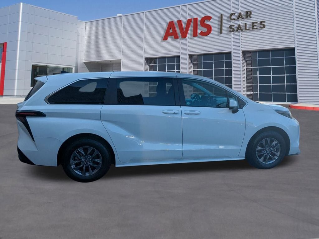 Thumbnail: 2024 Toyota Sienna - 5