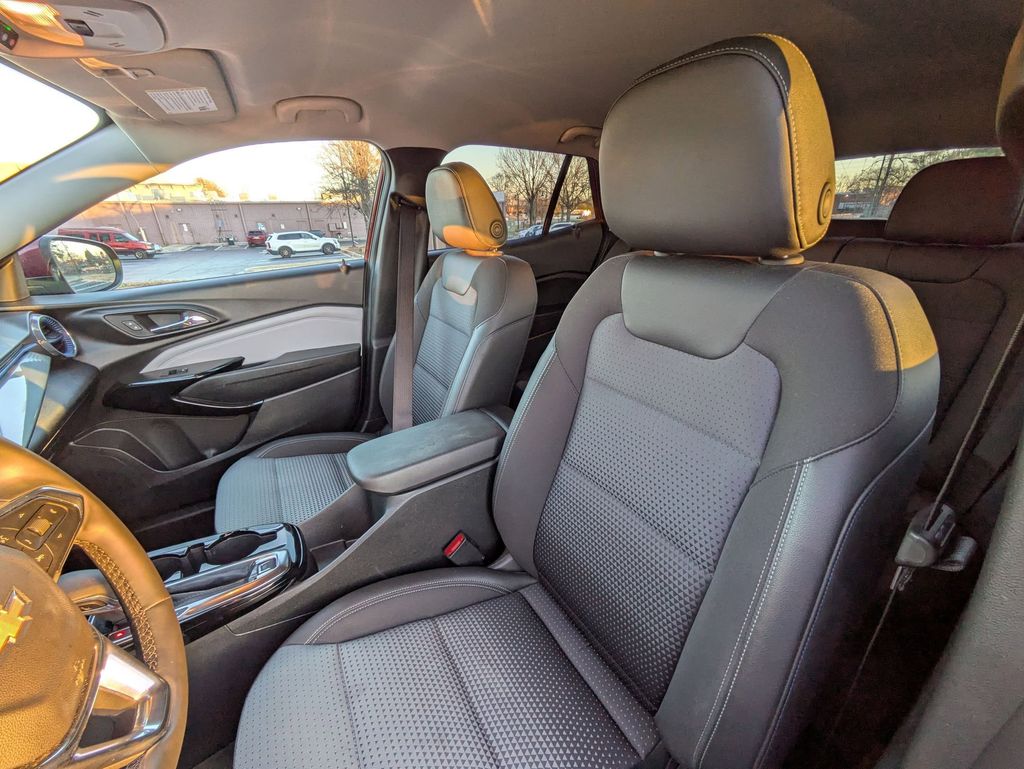 Thumbnail: 2025 Chevrolet Trax - 23