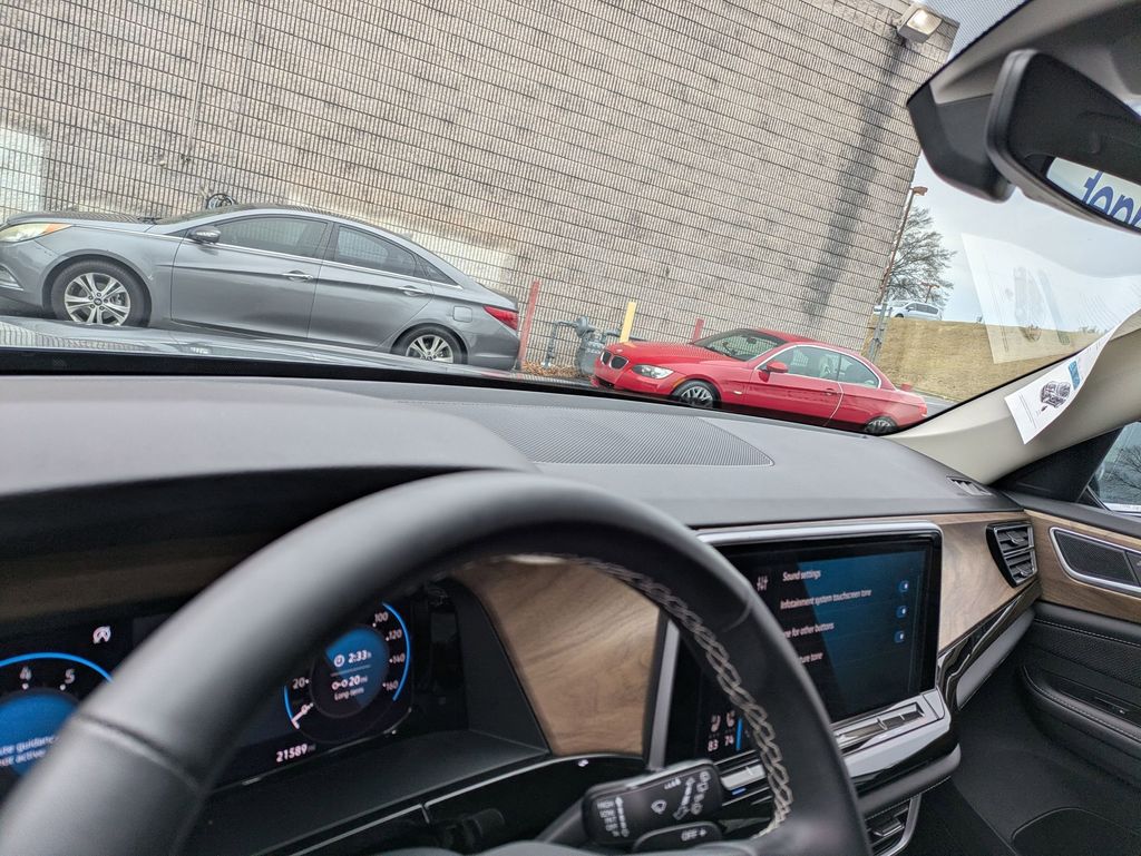 Thumbnail: 2025 Volkswagen Atlas - 13