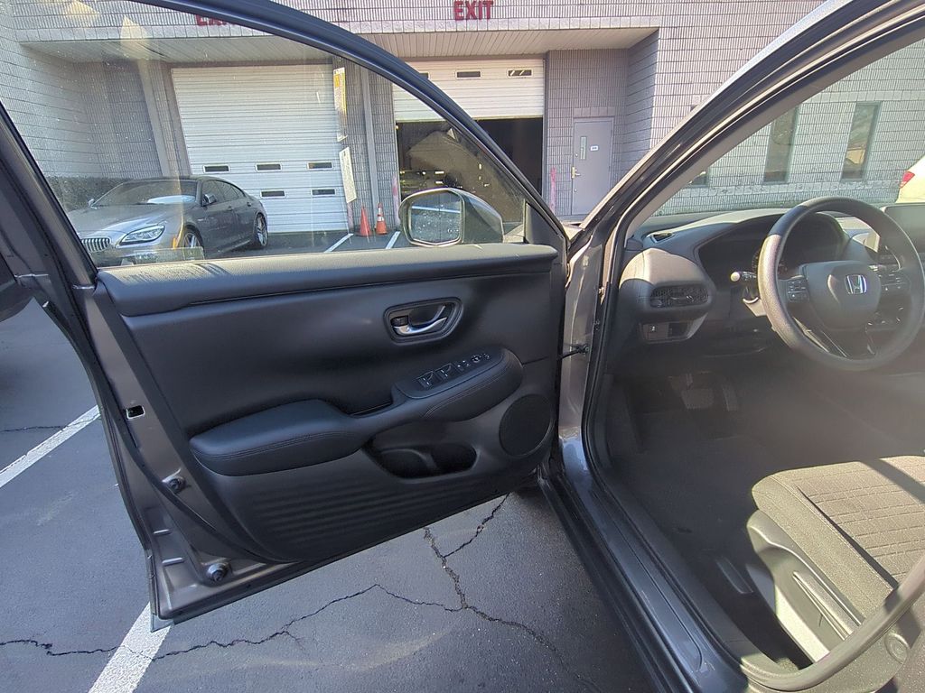 Thumbnail: 2025 Honda HR-V - 11