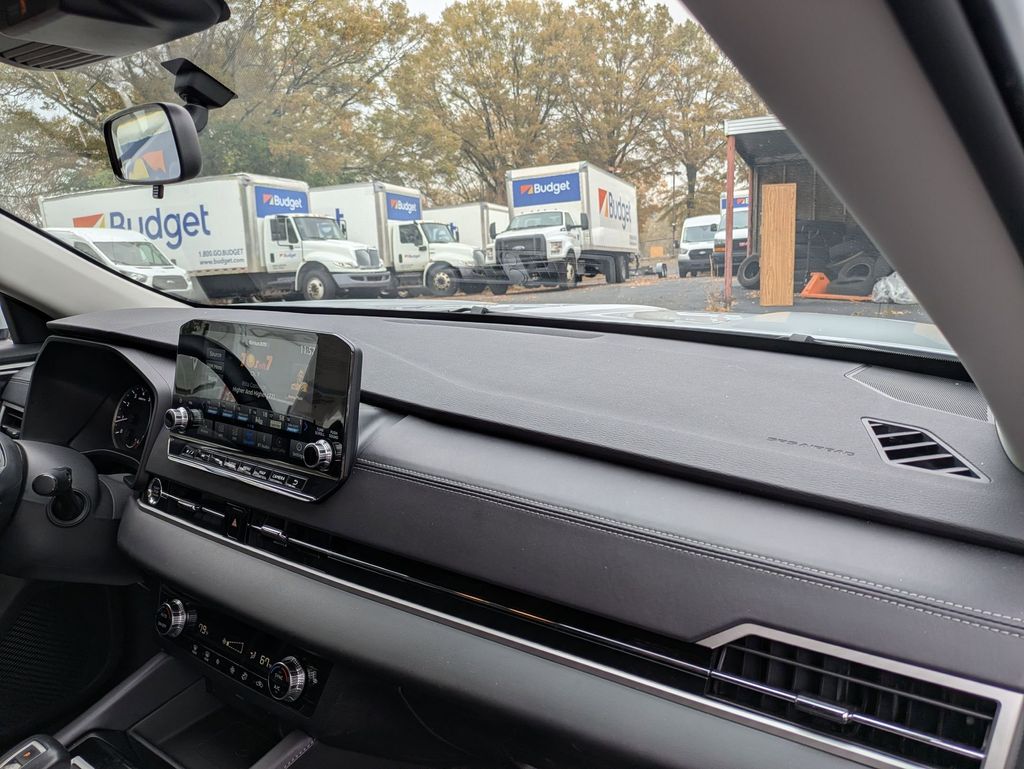 Thumbnail: 2024 Mitsubishi Outlander - 29