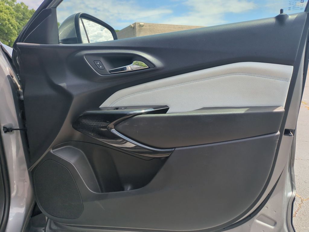 Thumbnail: 2025 Chevrolet Trax - 32