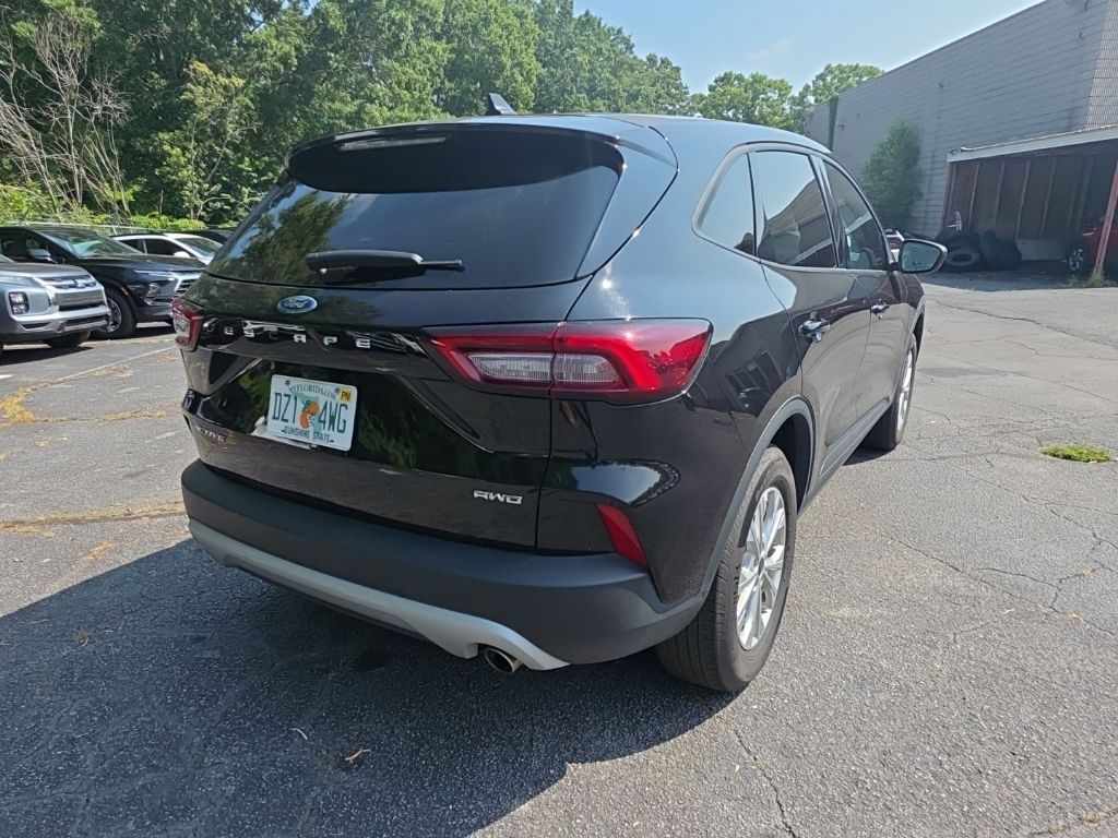 Thumbnail: 2025 Ford Escape - 9