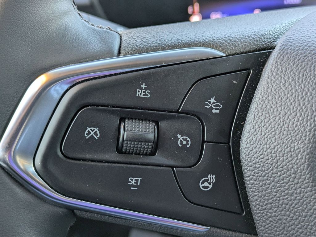 Thumbnail: 2025 Chevrolet Trax - 17