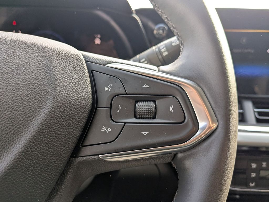 Thumbnail: 2025 Chevrolet Trax - 16