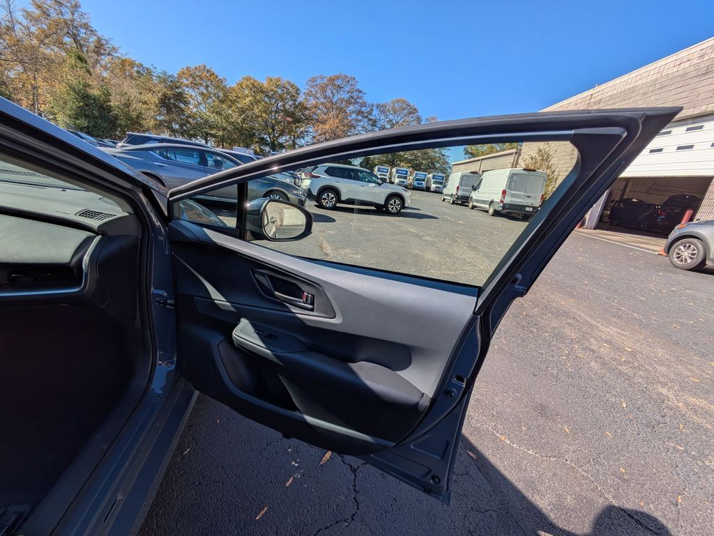 Thumbnail: 2025 Toyota Prius - 30