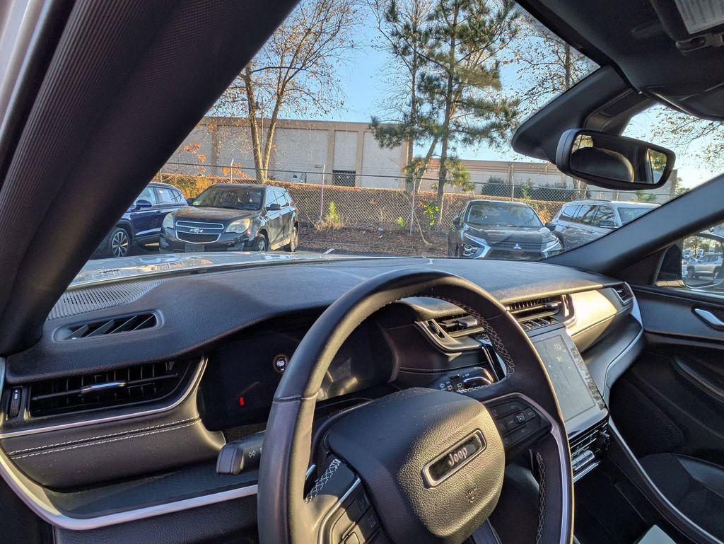 Thumbnail: 2024 Jeep Grand Cherokee L - 14