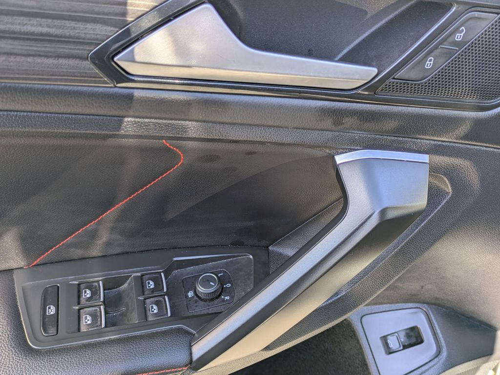 Thumbnail: 2024 Volkswagen Tiguan - 13