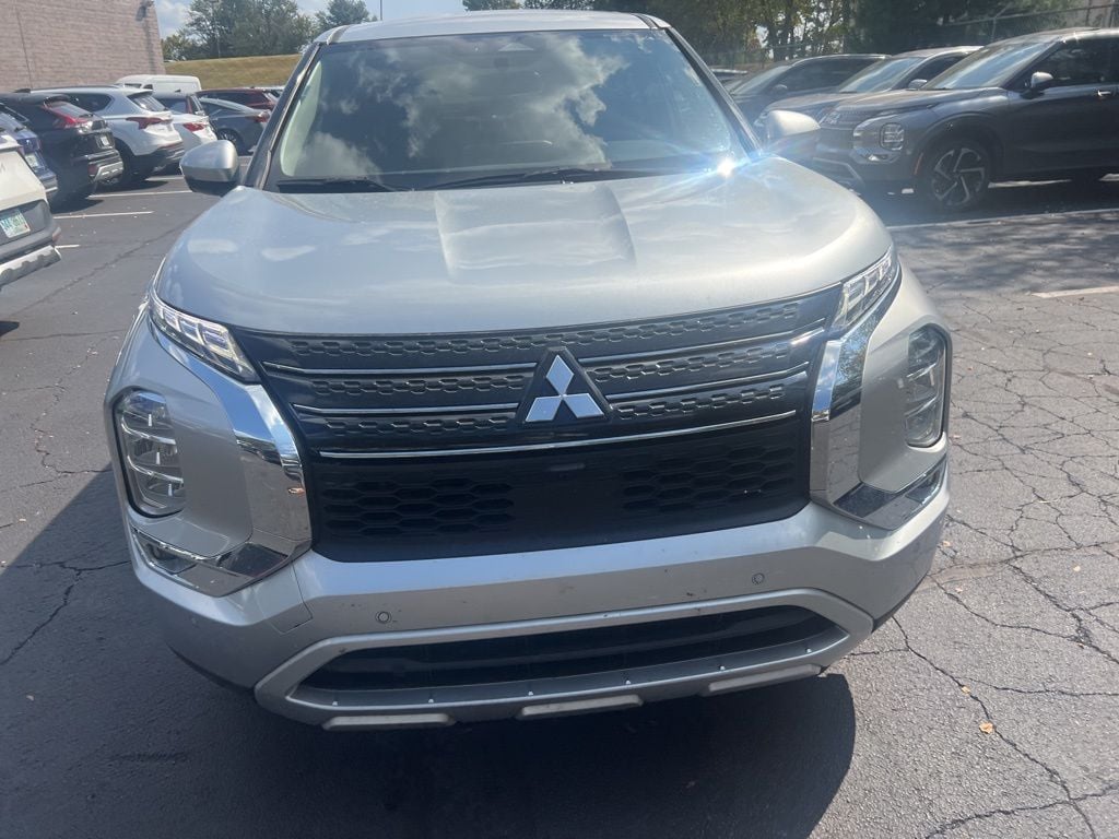 Thumbnail: 2024 Mitsubishi Outlander - 2