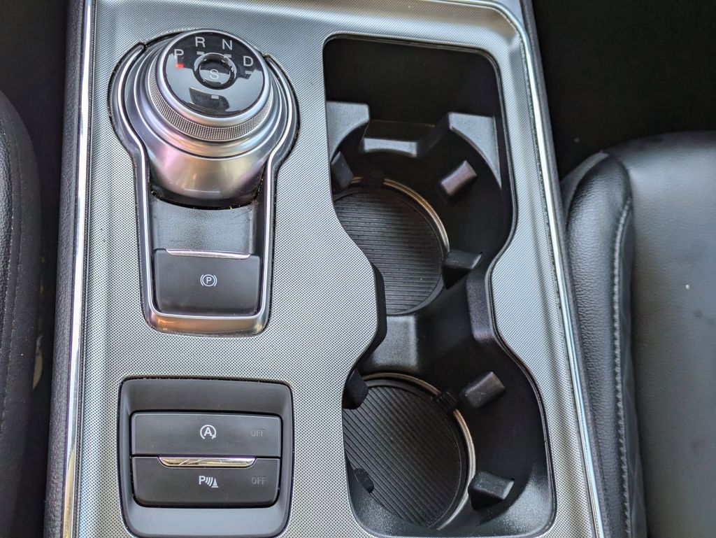 2024 Ford Edge Titanium 22