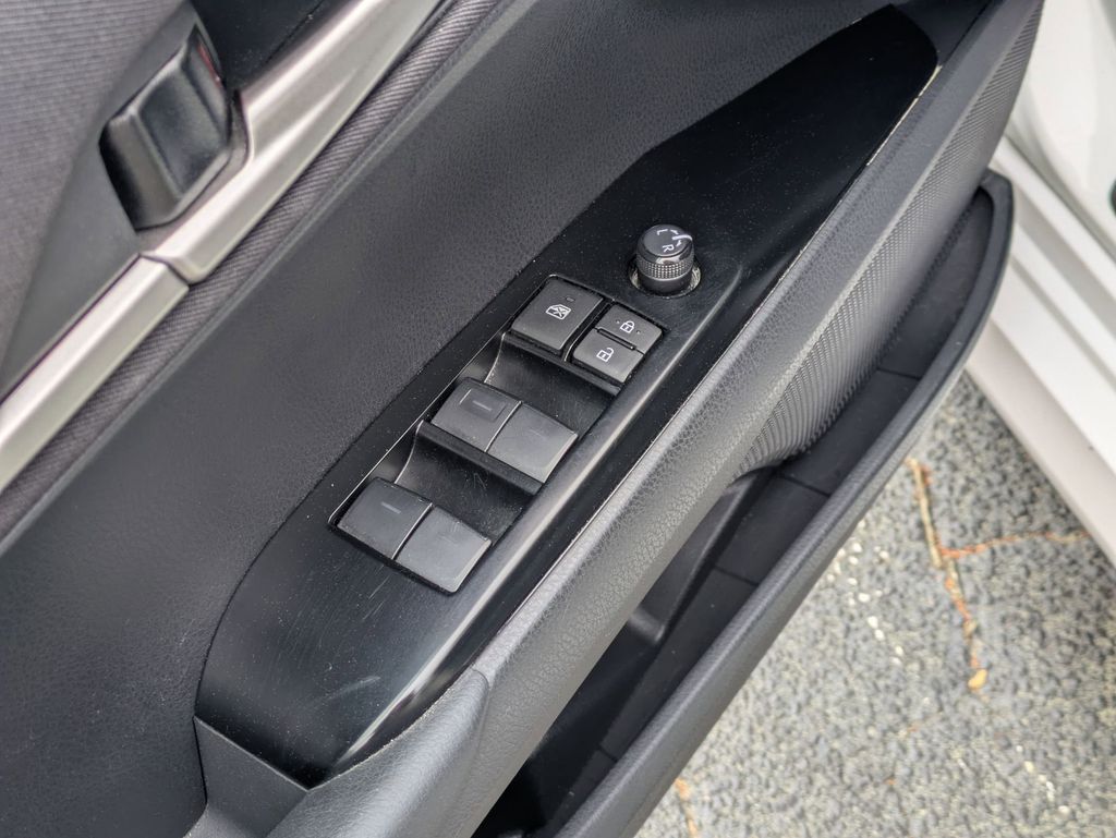 Thumbnail: 2025 Toyota Camry - 13