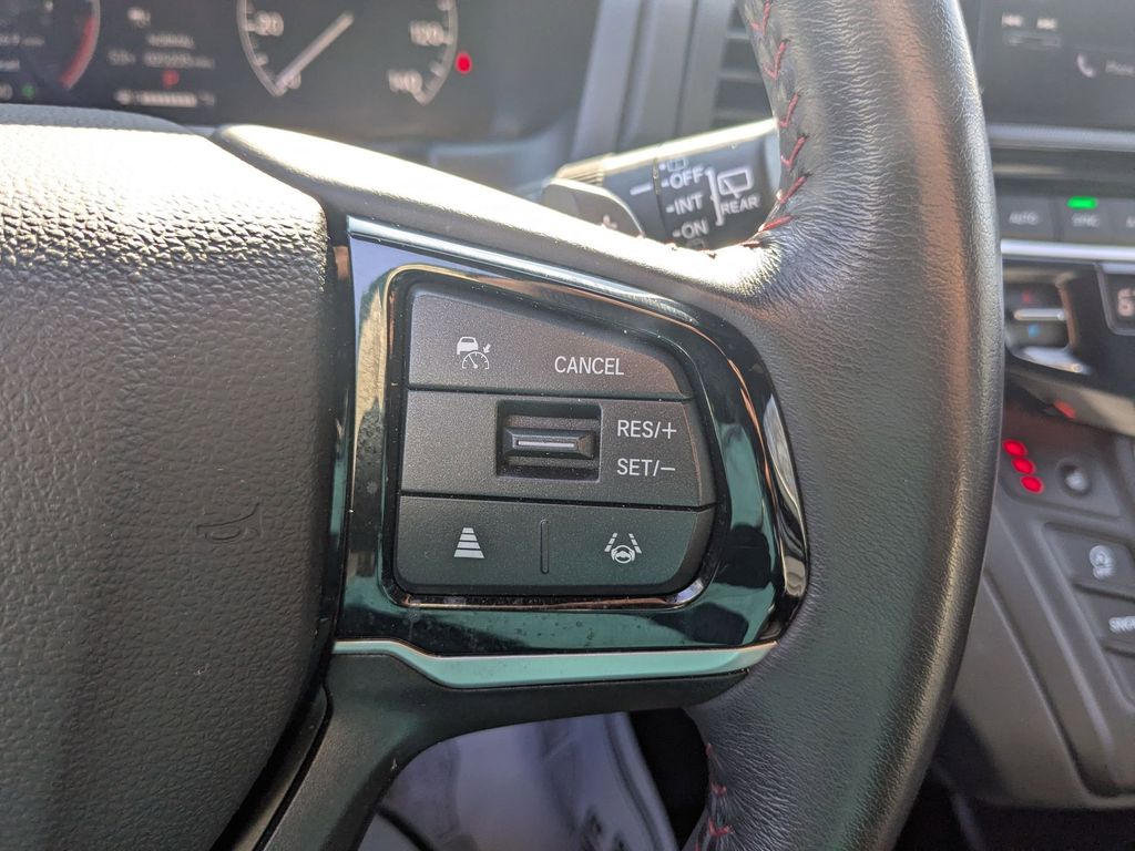 Thumbnail: 2025 Honda Odyssey - 16