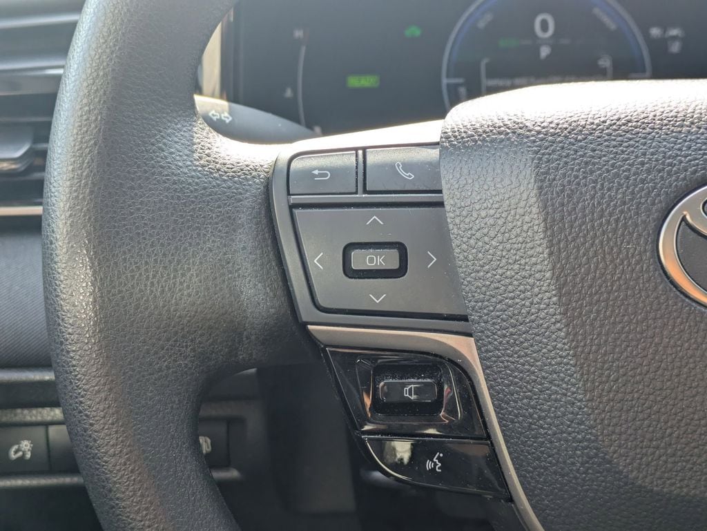 Thumbnail: 2025 Toyota Camry - 23