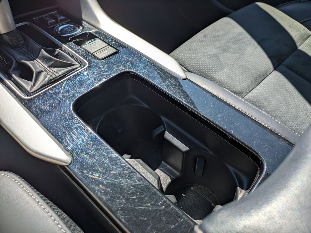 Thumbnail: 2025 Mitsubishi Eclipse Cross - 18