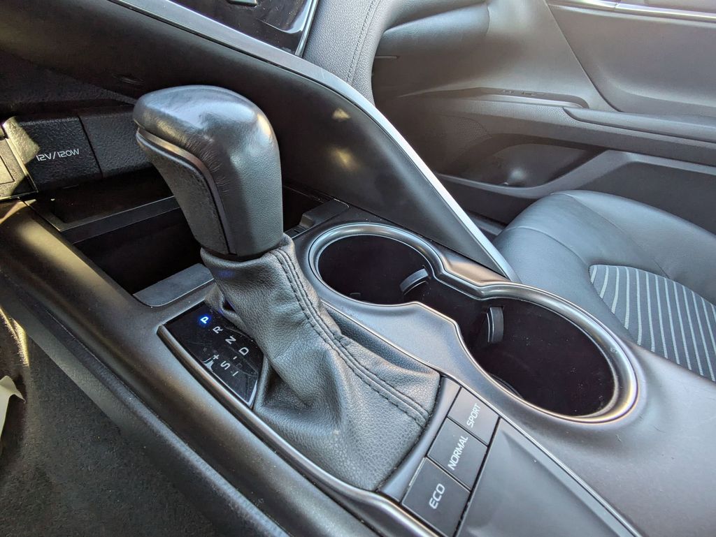 Thumbnail: 2024 Toyota Camry - 18