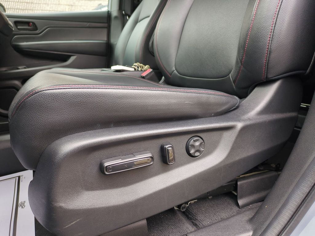 Thumbnail: 2025 Honda Odyssey - 14