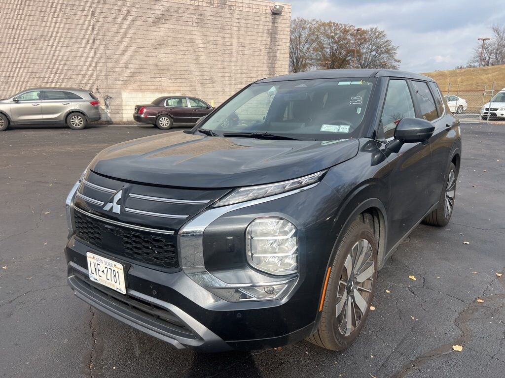 Certified 2025 Mitsubishi Outlander SUV