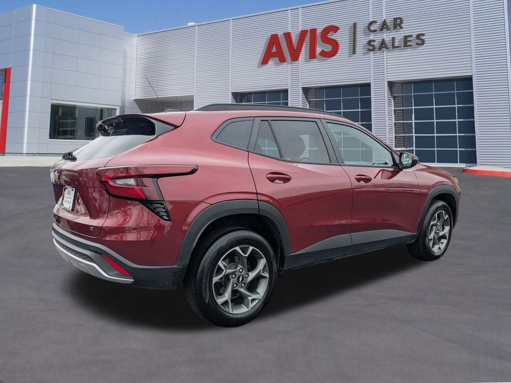 Thumbnail: 2025 Chevrolet Trax - 6