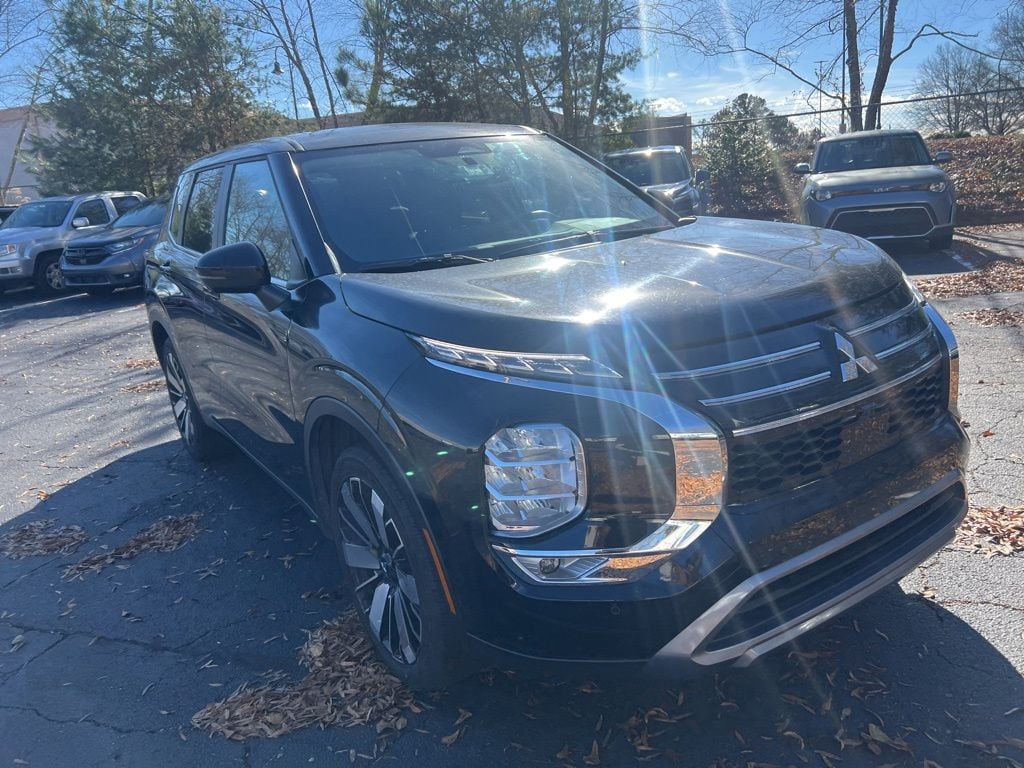 Thumbnail: 2025 Mitsubishi Outlander - 9