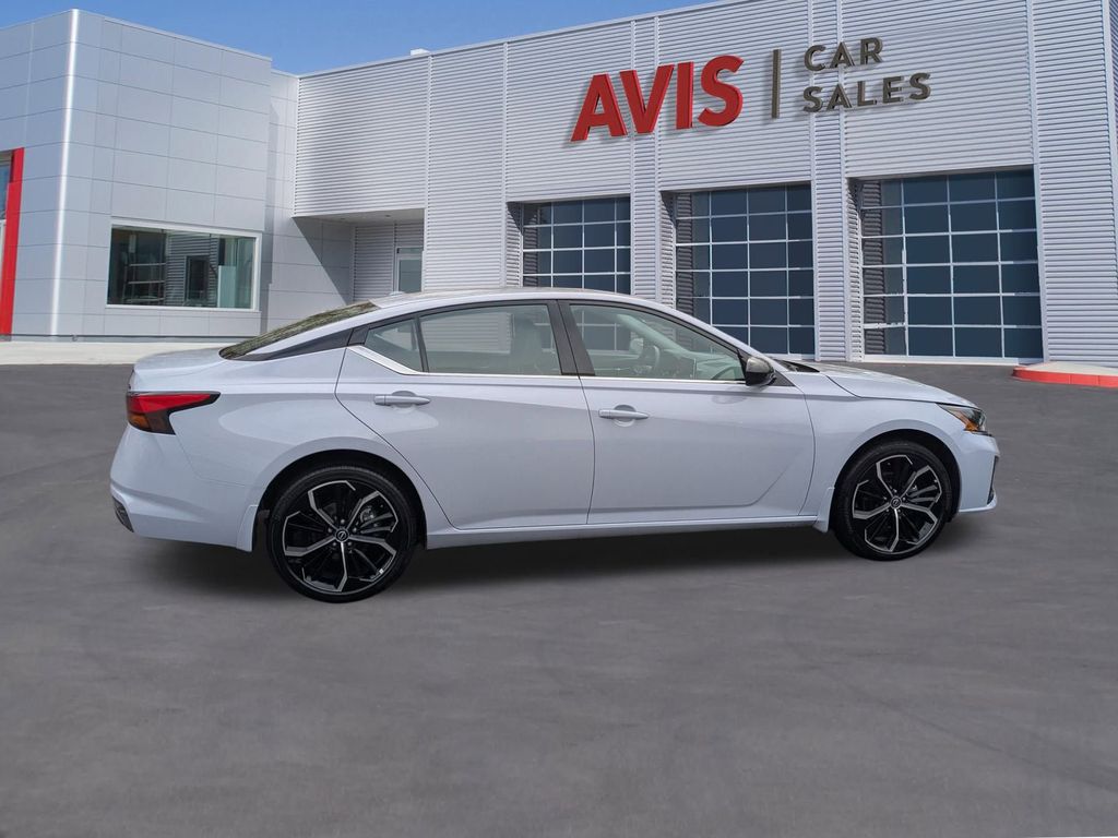 Thumbnail: 2025 Nissan Altima - 5