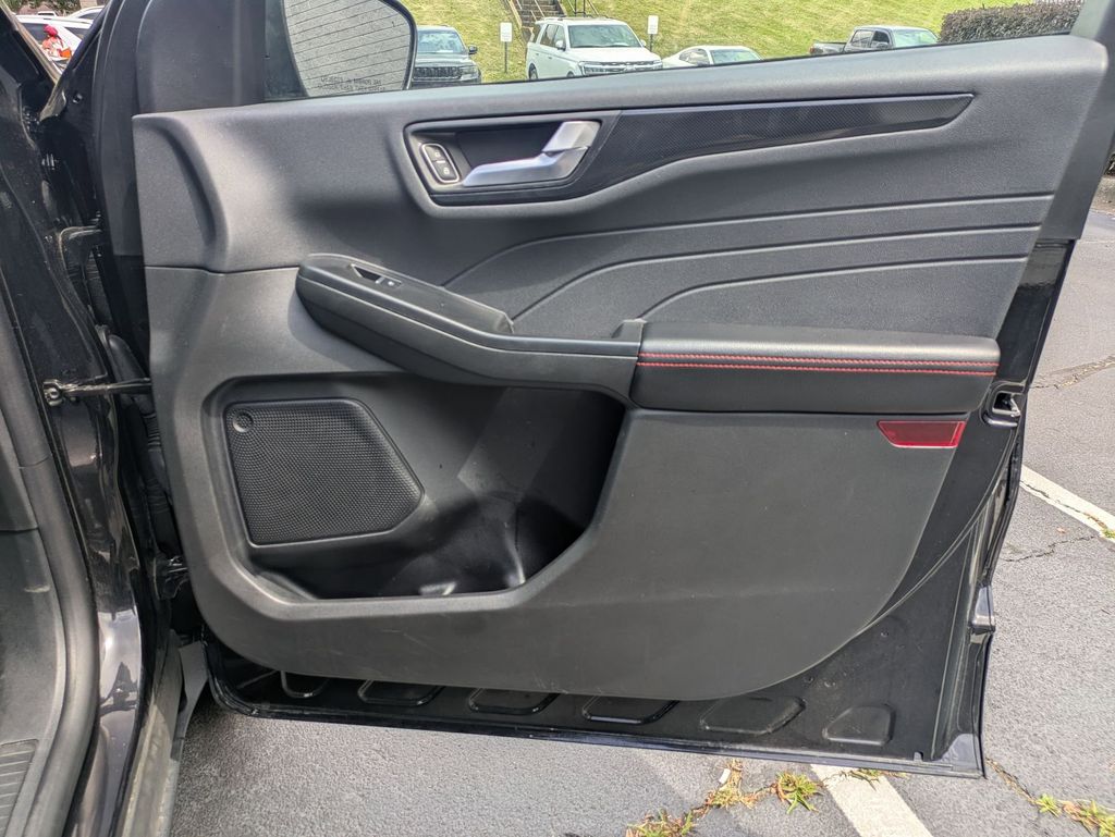 2025 Ford Escape ST-Line - Photo 32