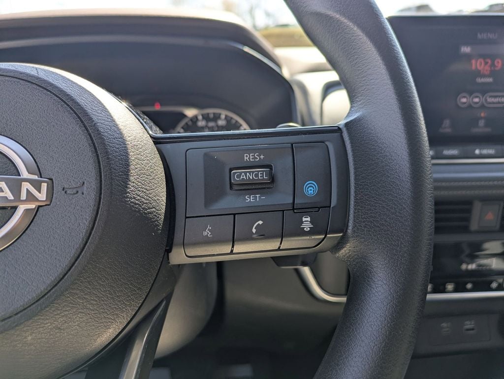 Thumbnail: 2023 Nissan Rogue - 23