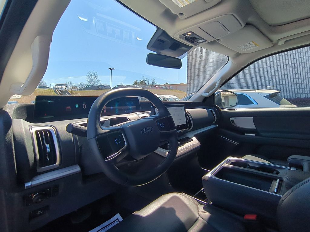 Thumbnail: 2025 Ford Expedition - 15