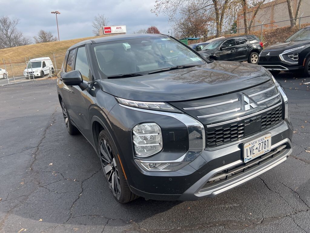 Certified 2025 Mitsubishi Outlander SUV