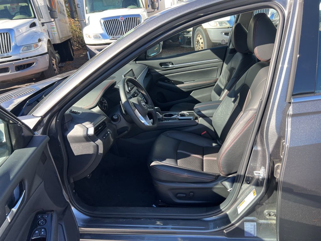 Thumbnail: 2025 Nissan Altima - 10