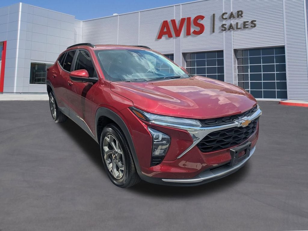 Thumbnail: 2025 Chevrolet Trax - 3