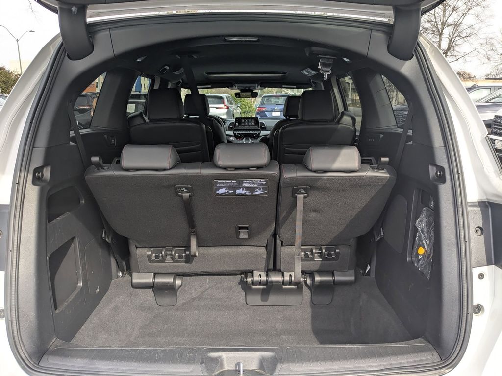 Thumbnail: 2025 Honda Odyssey - 26