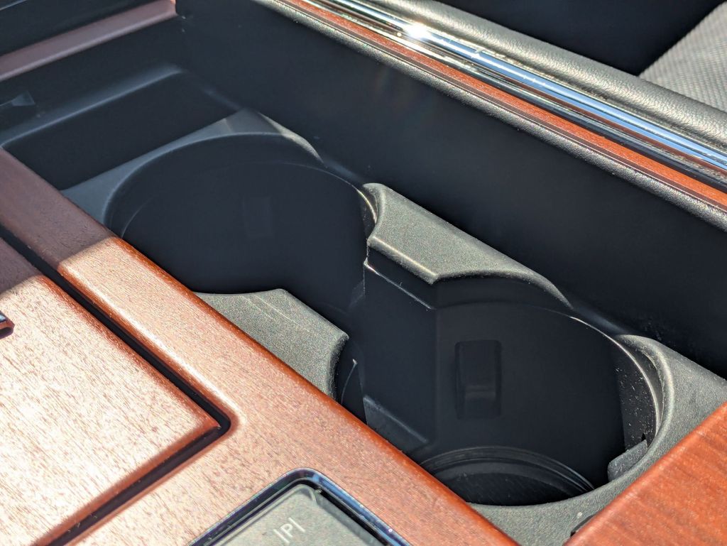 Thumbnail: 2023 Lincoln Navigator - 18