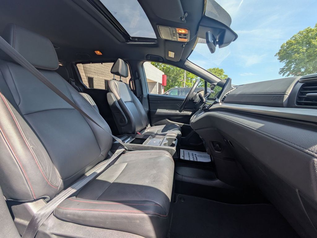 Thumbnail: 2025 Honda Odyssey - 28