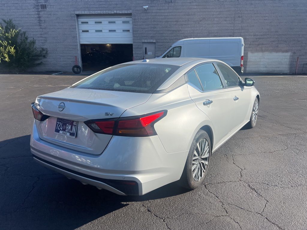 Thumbnail: 2024 Nissan Altima - 9