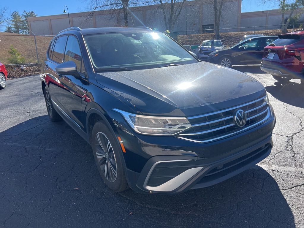 Thumbnail: 2024 Volkswagen Tiguan - 3