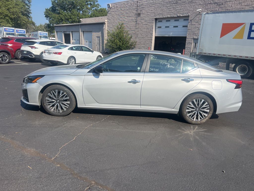 Thumbnail: 2024 Nissan Altima - 8