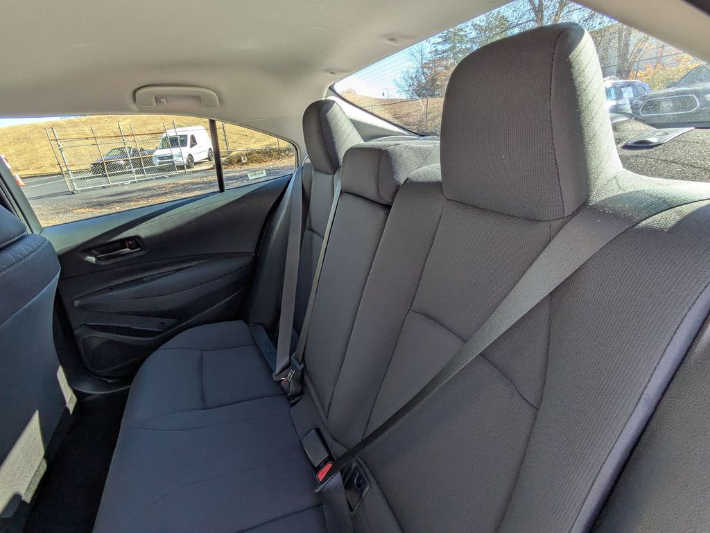 Thumbnail: 2025 Toyota Corolla - 25