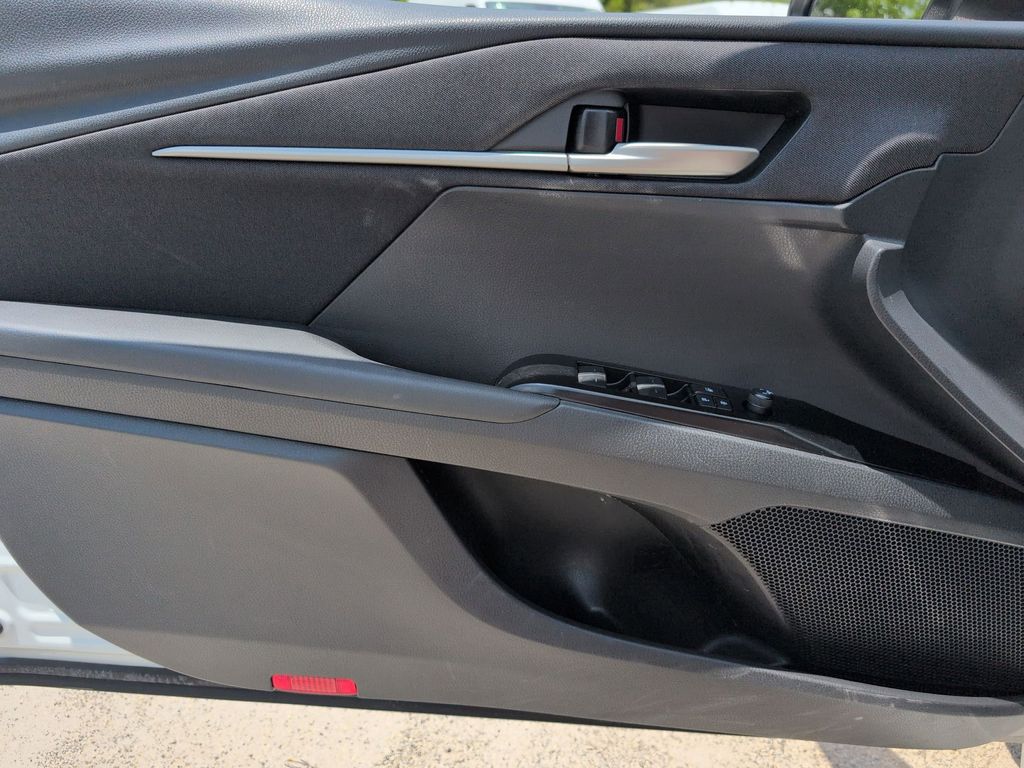 Thumbnail: 2025 Toyota Camry - 11