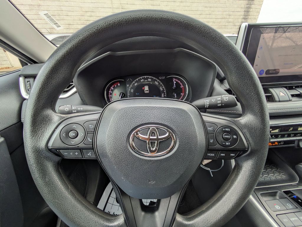 Thumbnail: 2024 Toyota RAV4 - 16