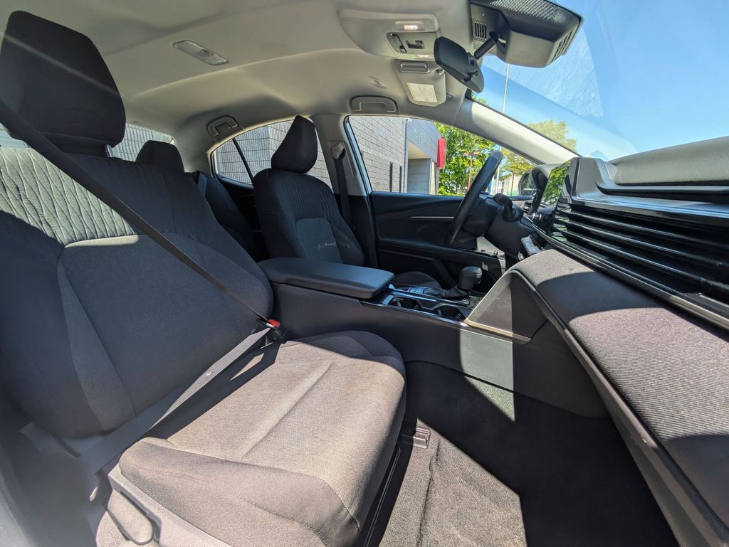 Thumbnail: 2025 Toyota Camry - 30