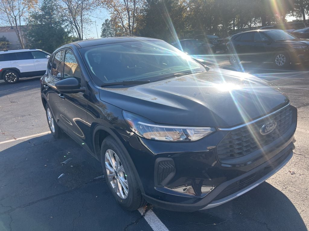 Thumbnail: 2025 Ford Escape - 3